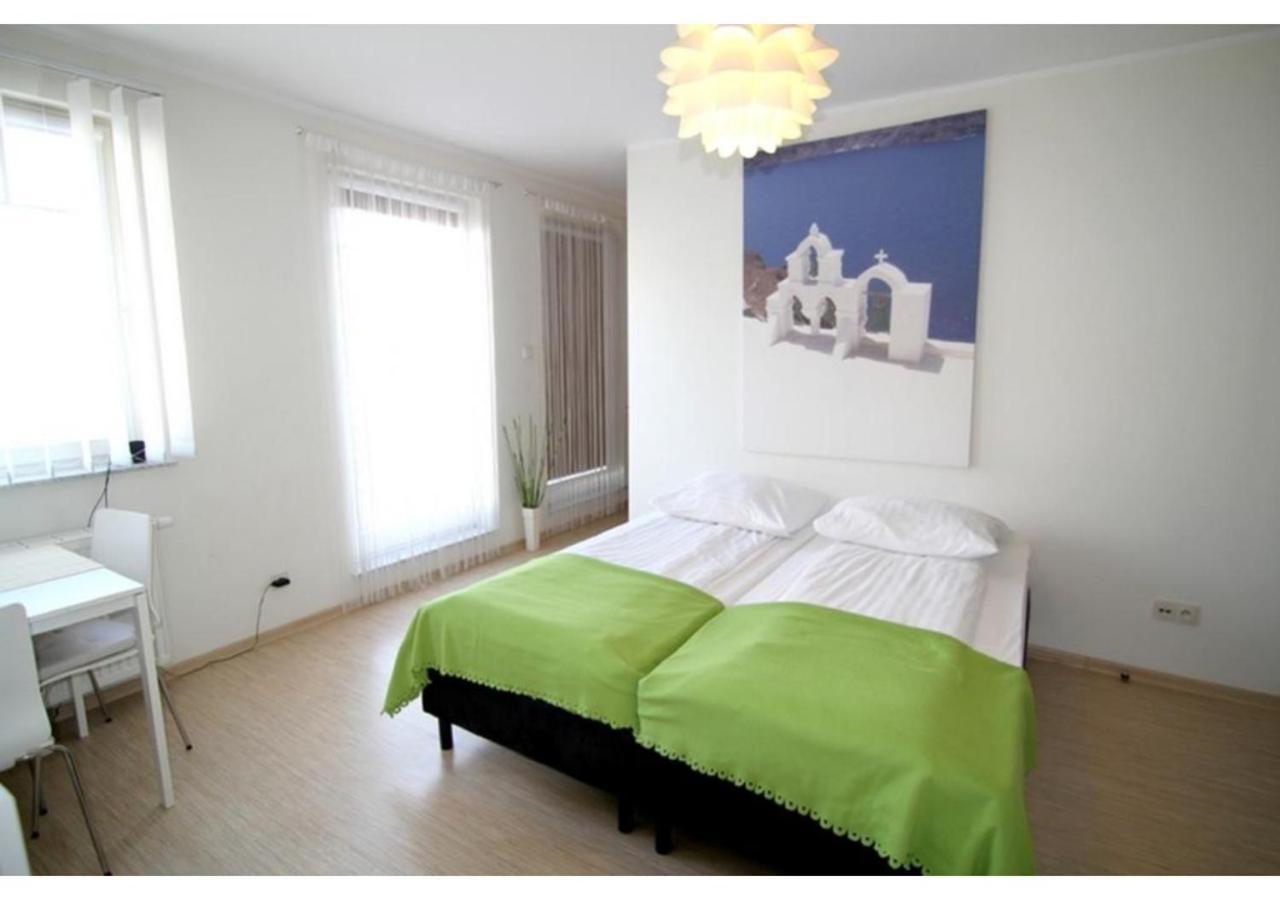 소포트 Yellow House Lodging 아파트 외부 사진